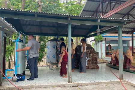 MAF supplying clean water to earthquake-struck community